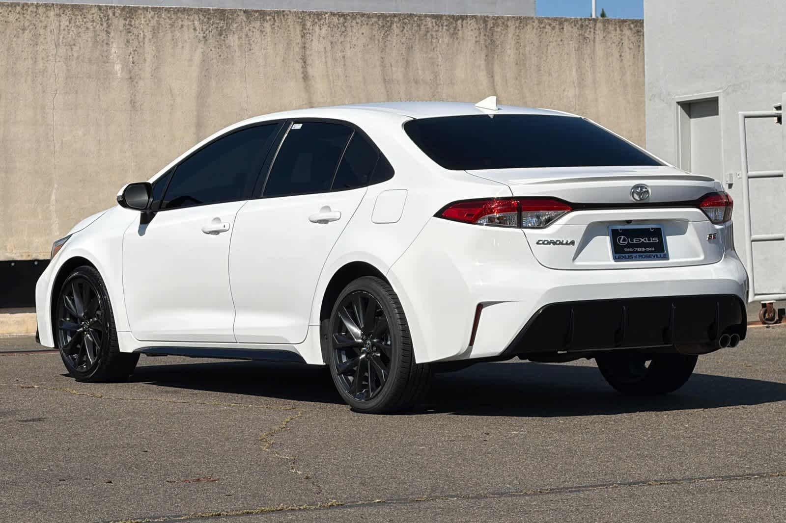 Used 2024 Ice Cap Toyota SE image 7