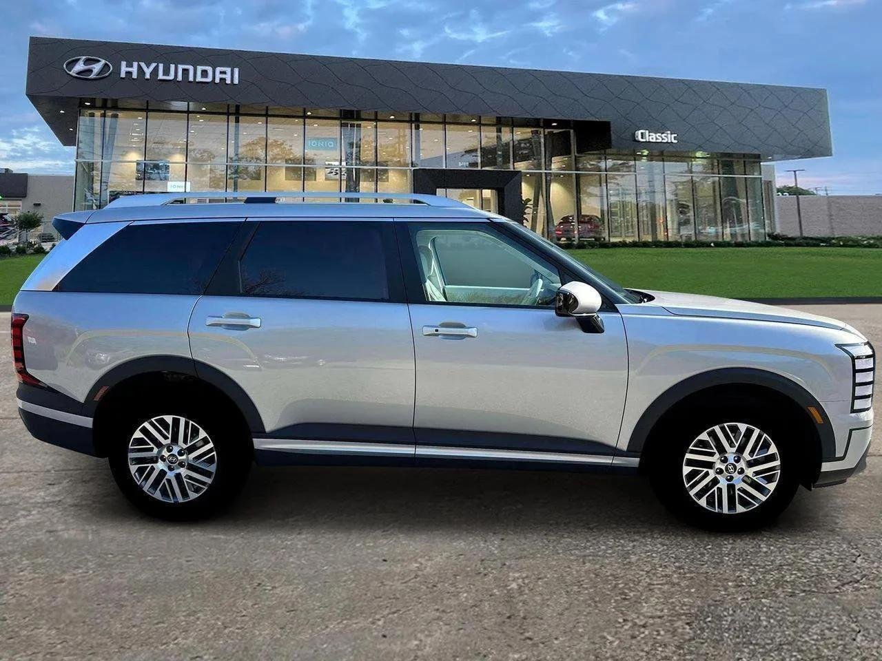 New 2026 Typhoon Silver Metallic Hyundai SEL 7P image 9