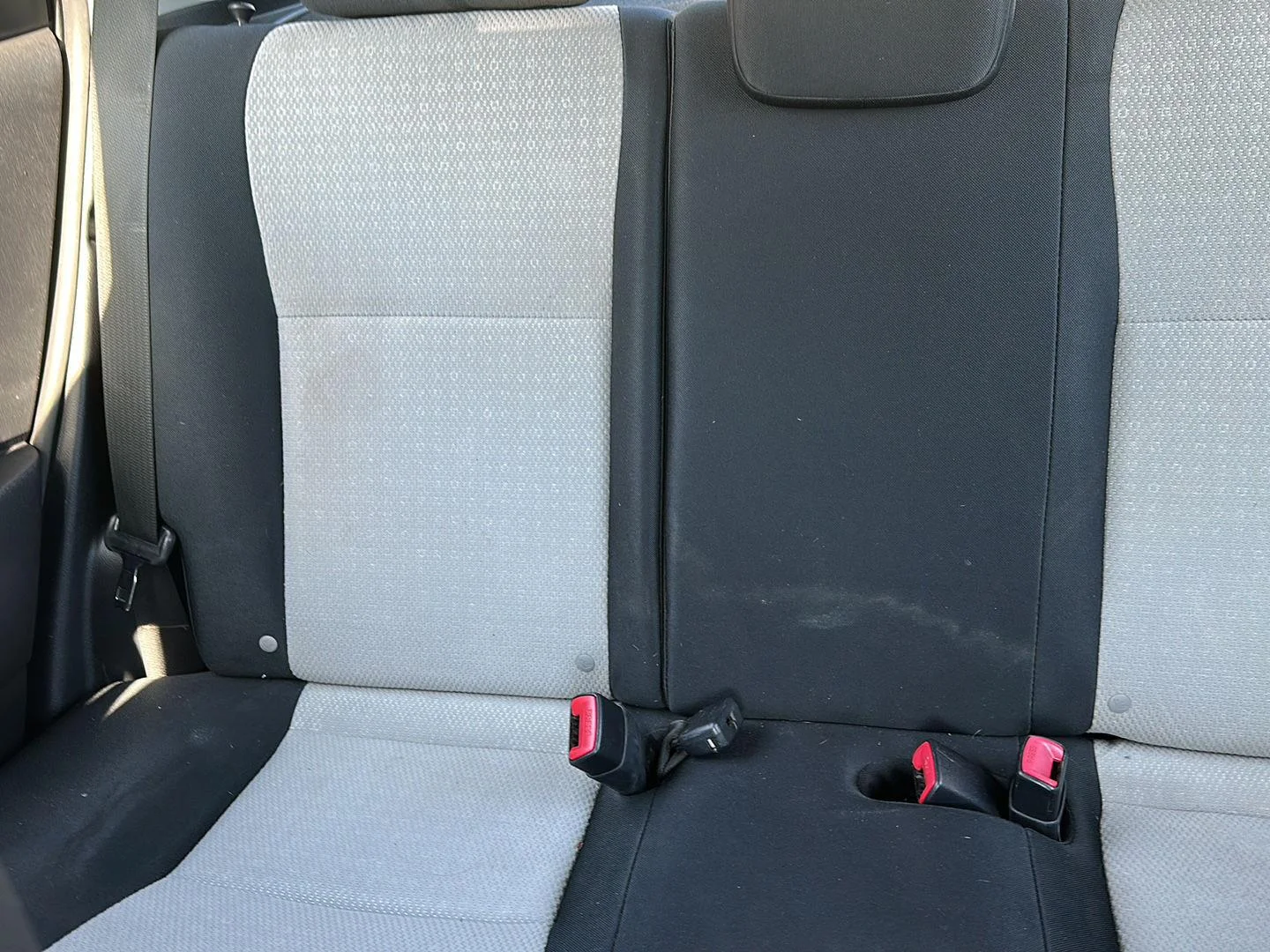 Used 2012  Toyota L image 18