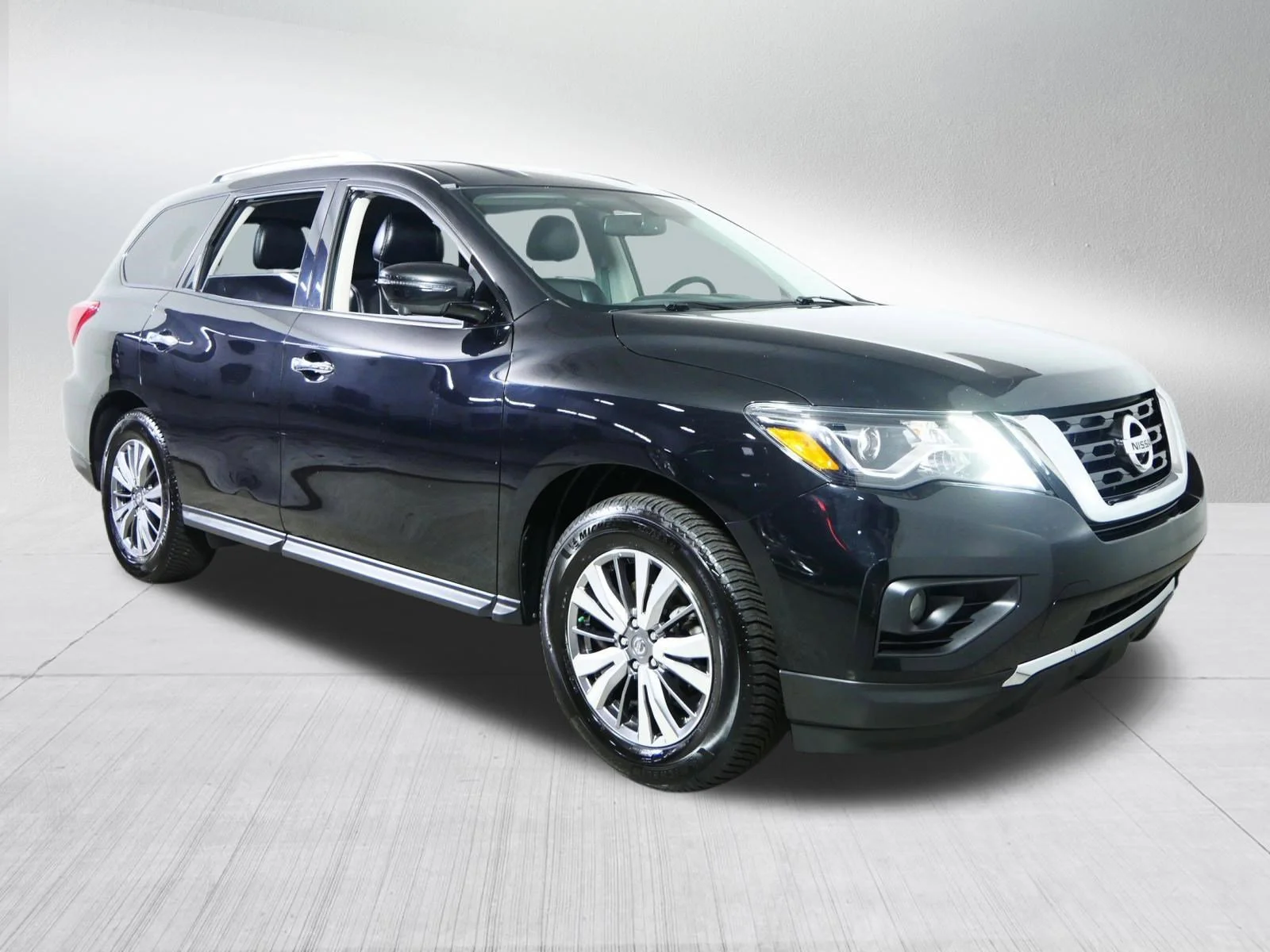 2020 Nissan Pathfinder SL 4WD's photo