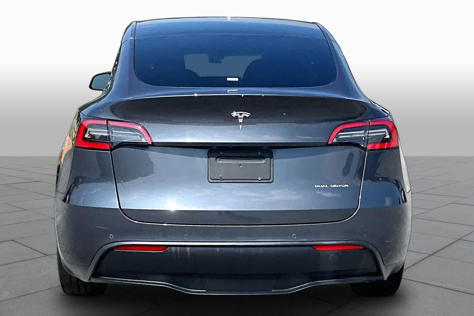 Used 2021 Midnight Silver Metallic Tesla Long Range image 4