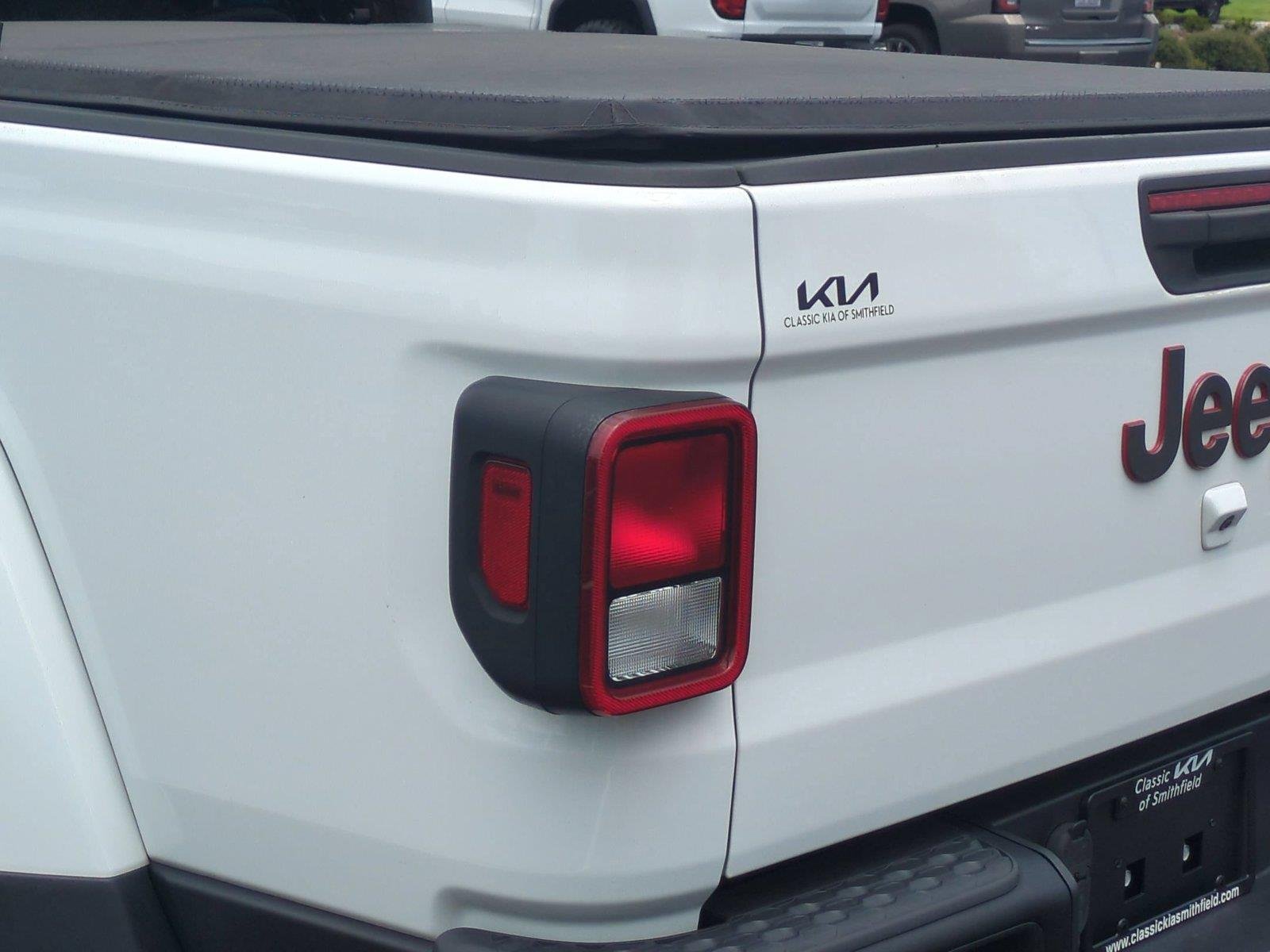 Used 2023 Bright White Clearcoat Jeep Rubicon image 12