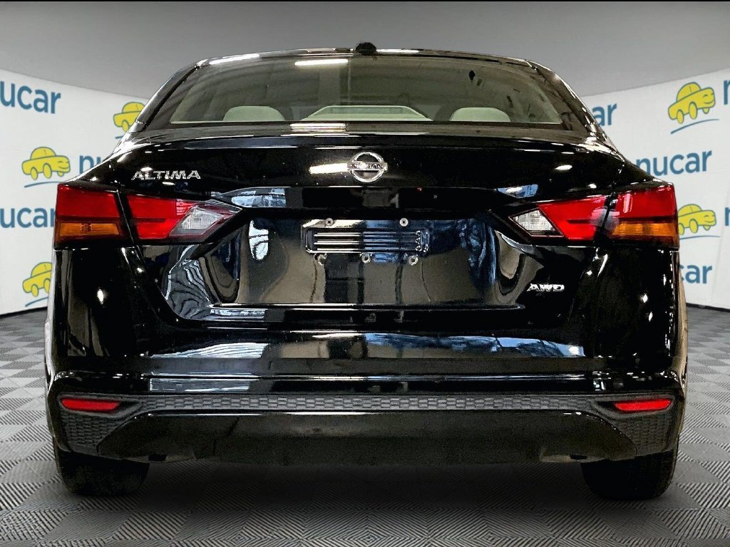 Used 2020 Black Nissan 2.5 S image 5