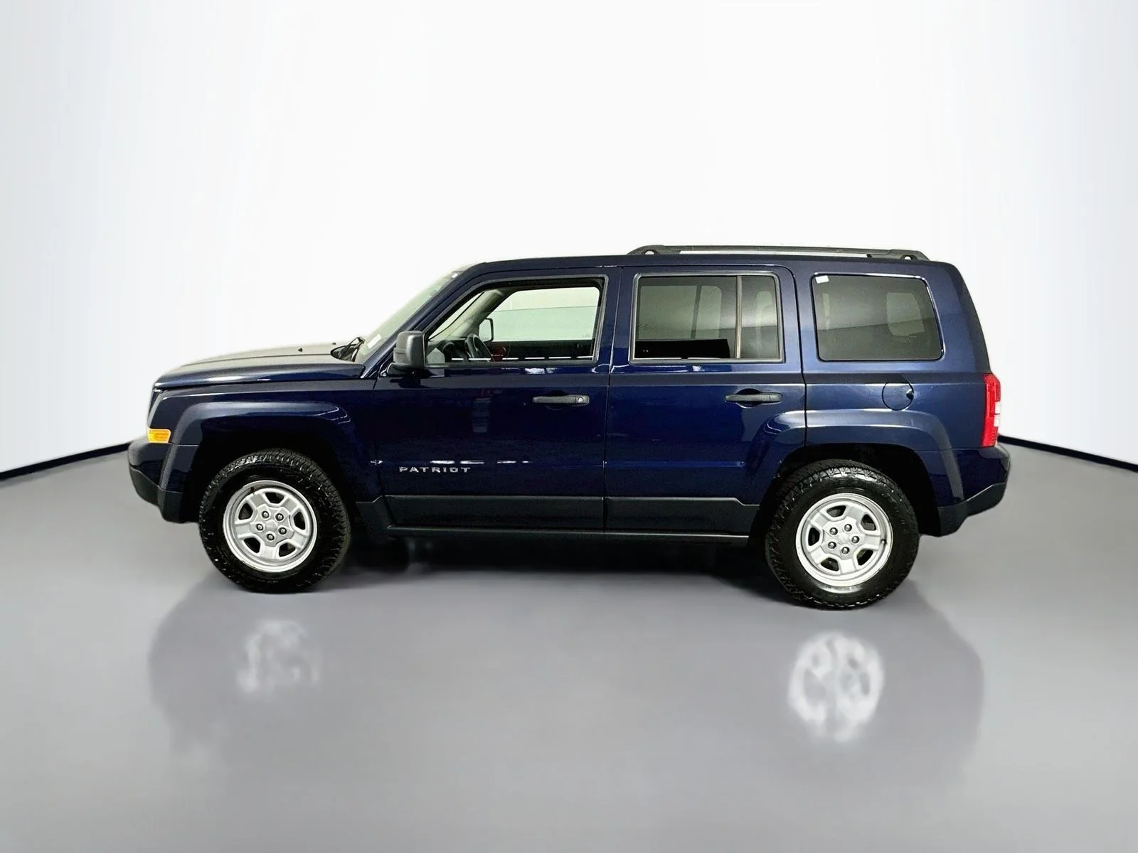 Used 2017 Blue Jeep Sport image 4