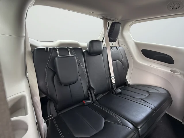 Used 2024 White Chrysler Touring L image 41