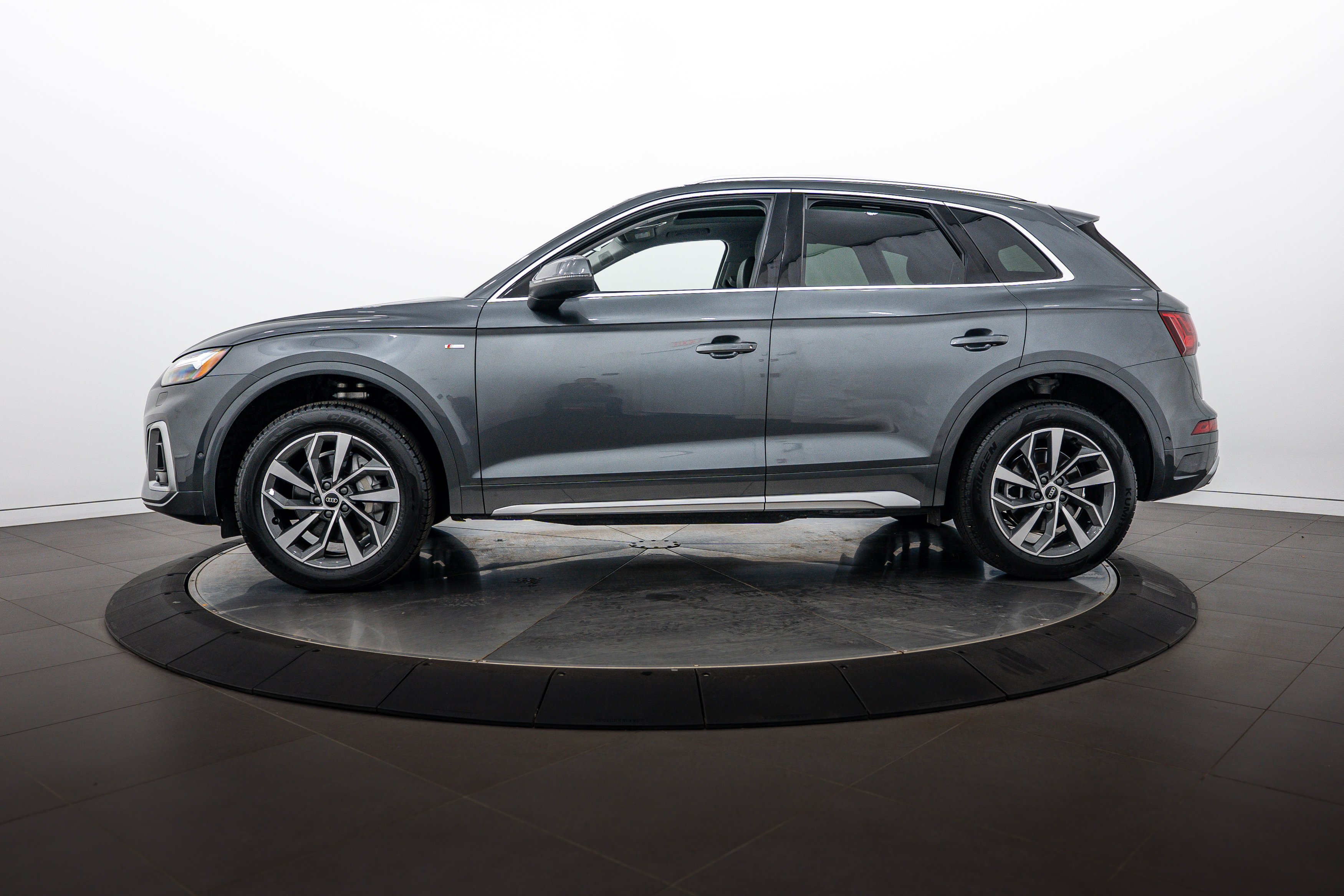 Certified Used 2023 Daytona Gray Pearl Effect Audi S line Prestige image 7