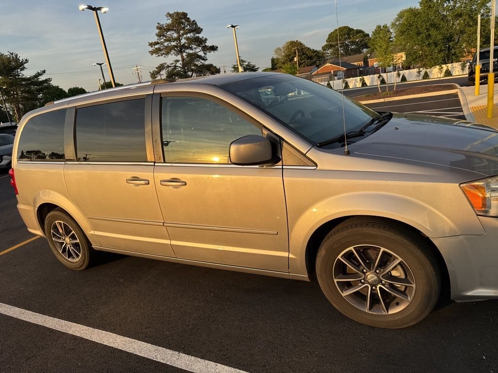 Used 2017 Dodge Grand Caravan SXT with VIN 2C4RDGCG6HR860757 for sale in Mechanicsville, VA