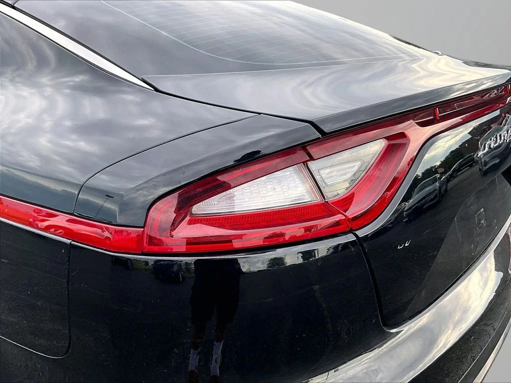 Used 2018 Black Kia Premium image 29
