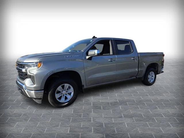 Used 2025 Gray Chevrolet LT image 3
