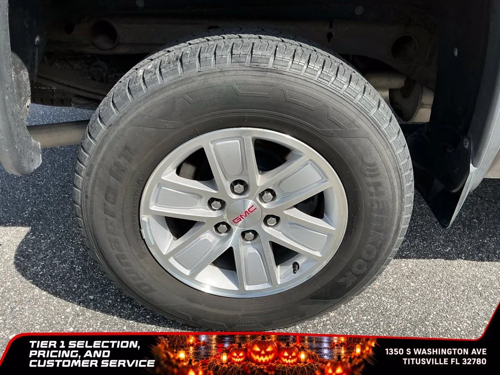 Used 2017 PEPPERDUST METALLIC GMC SLE image 12