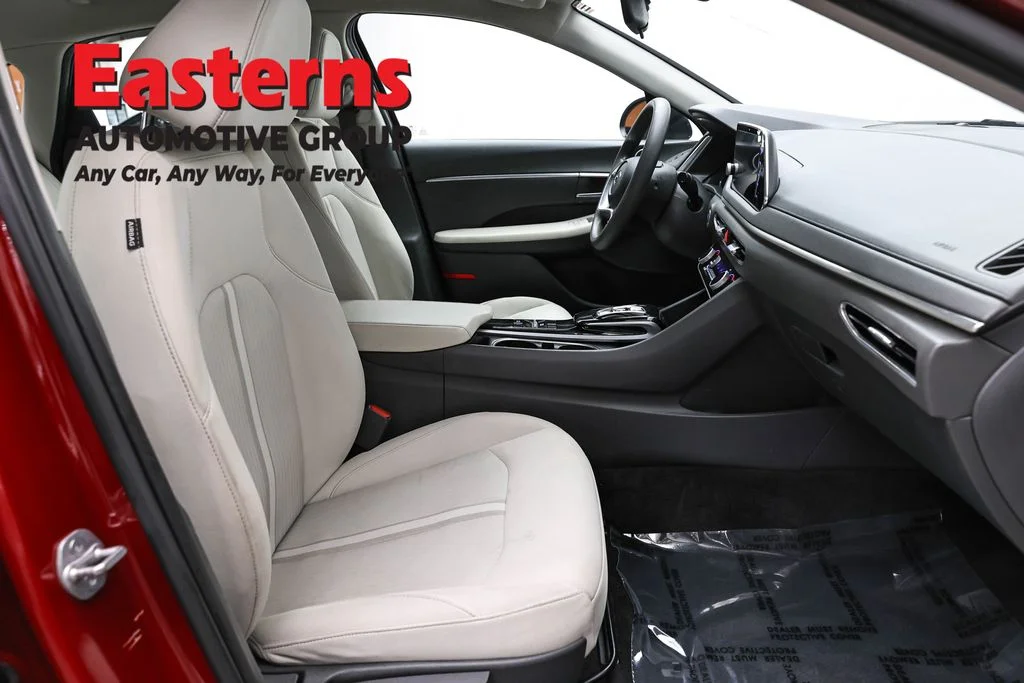 Used 2023 Red Hyundai SEL image 25
