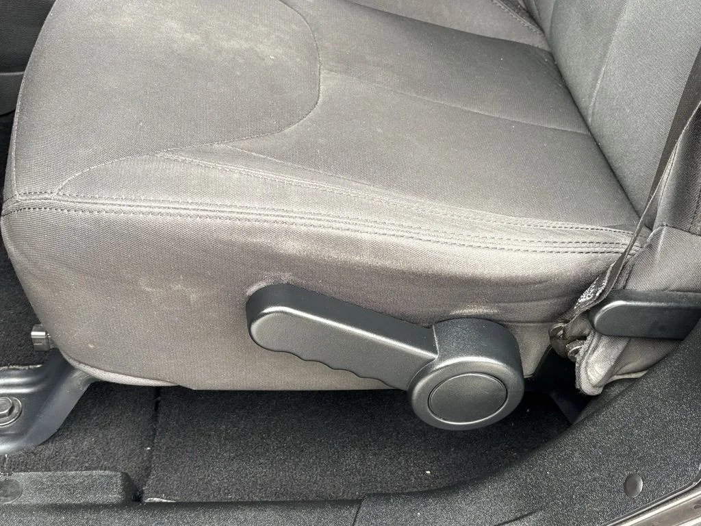 Used 2018 Gray Jeep Unlimited Sport image 16
