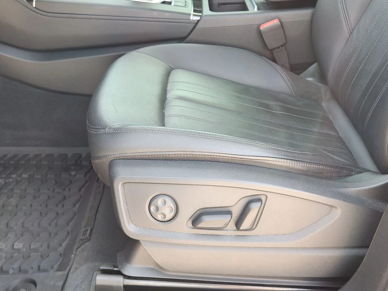 Used 2020 Silver Audi 45 Premium Plus image 24