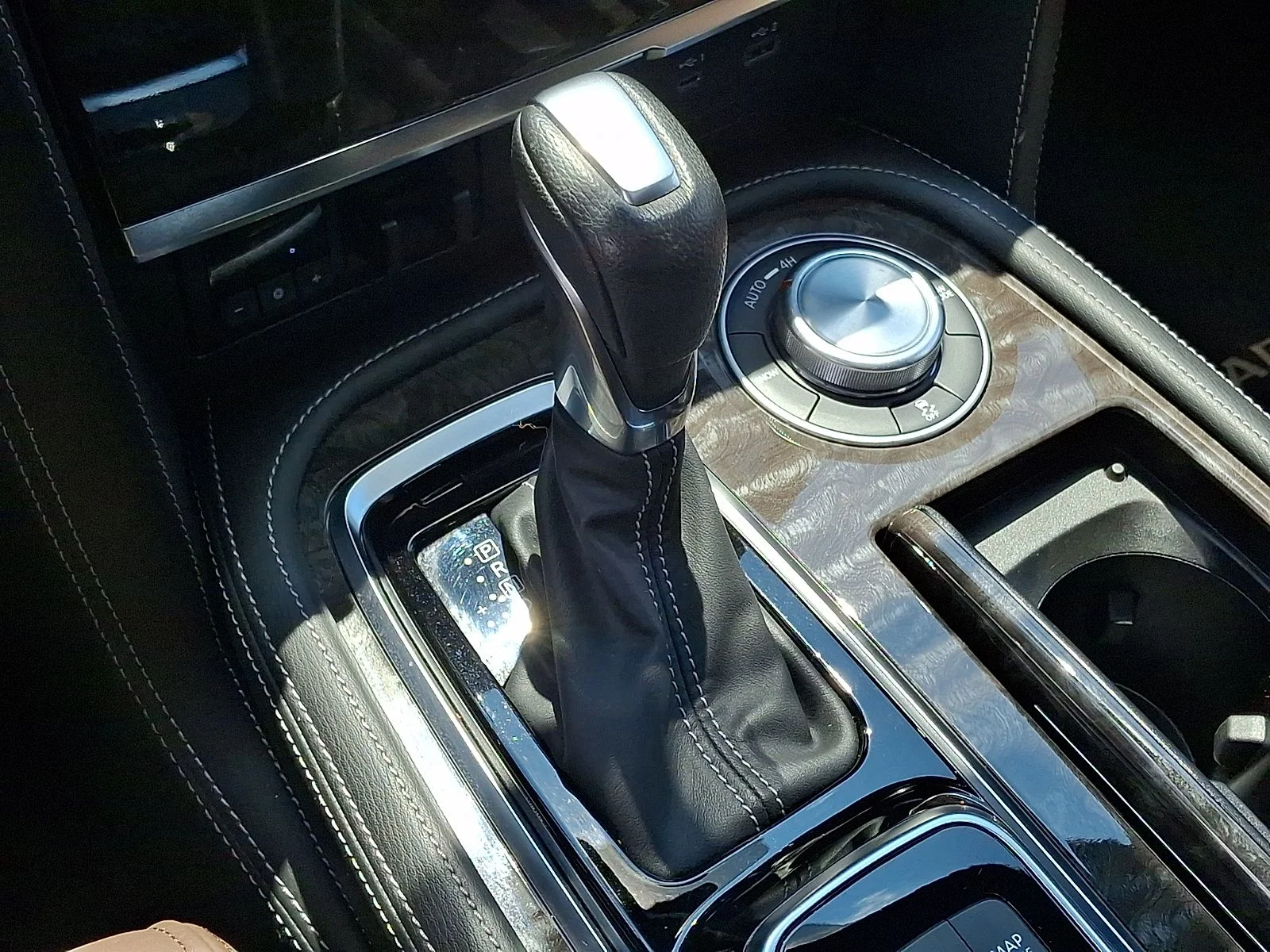 Used 2023 Blue Nissan Platinum image 15