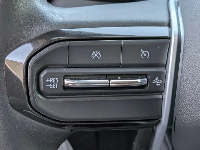 Used 2023 White Chevrolet Z71 image 24