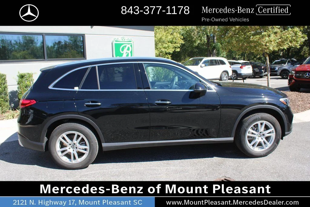Certified Used 2025 Black Mercedes-Benz GLC 300 image 4