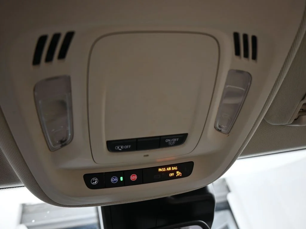 Used 2023 Sapphire Metallic Buick Preferred image 30