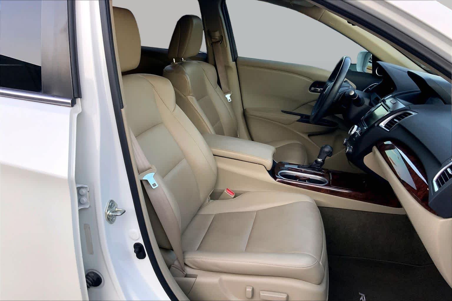 Used 2016 White Diamond Pearl Acura Tech Pkg image 9