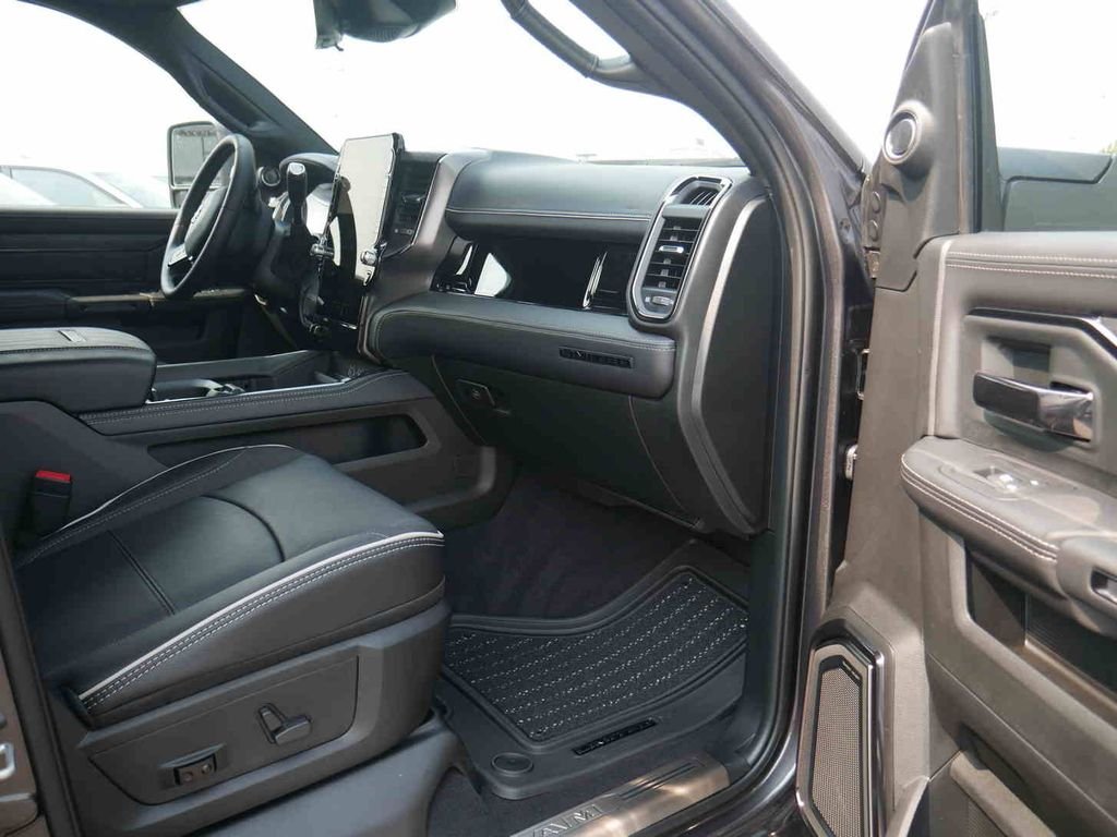 2026 RAM 3500 Limited - Photo 37