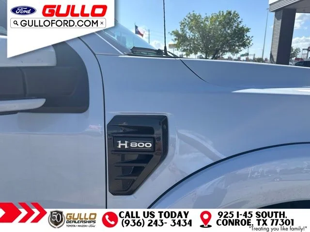 Used 2025 White Metallic Ford Lariat image 4