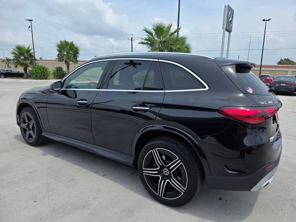 New 2026 Black Mercedes-Benz GLC 300 image 32