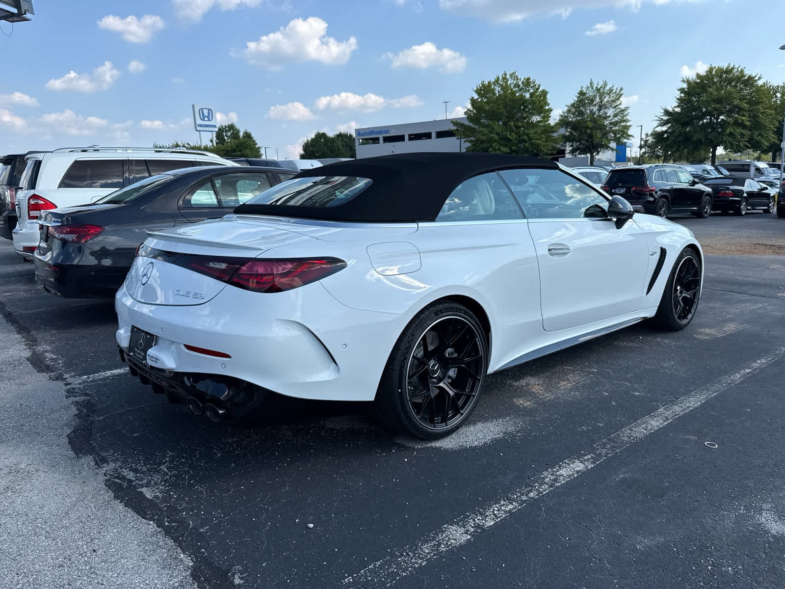 New 2027 MANUFAKTUR Moonlight White Metallic Mercedes-Benz AMG® CLE 53 image 4