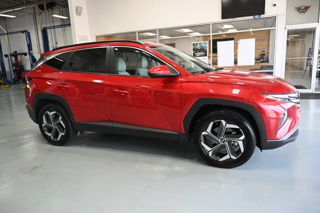 Used 2023 Red Hyundai SEL image 4