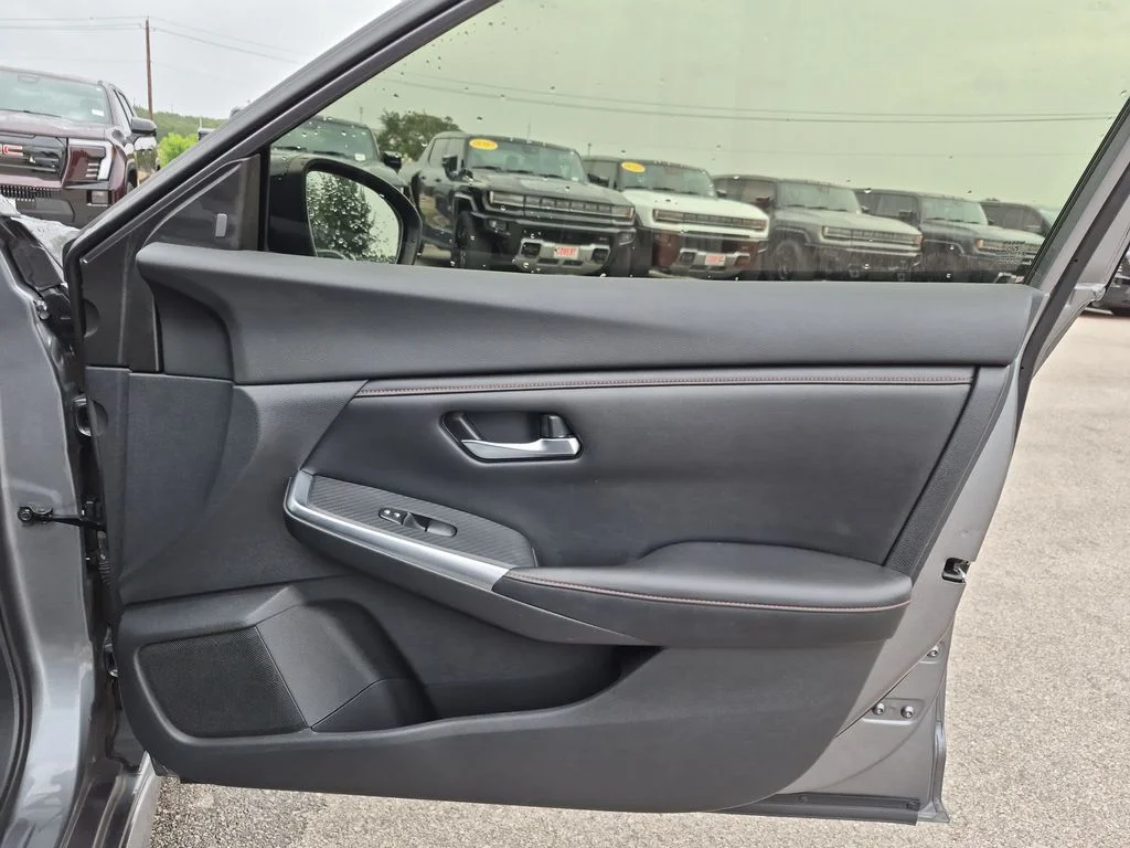 Used 2020 Gray Nissan SR image 34
