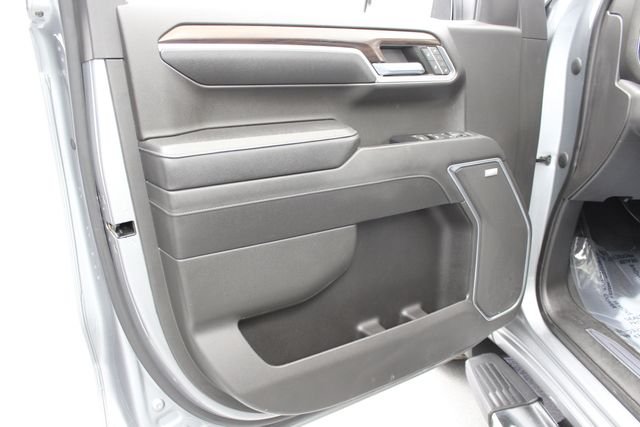 Used 2023 Silver GMC SLT image 18