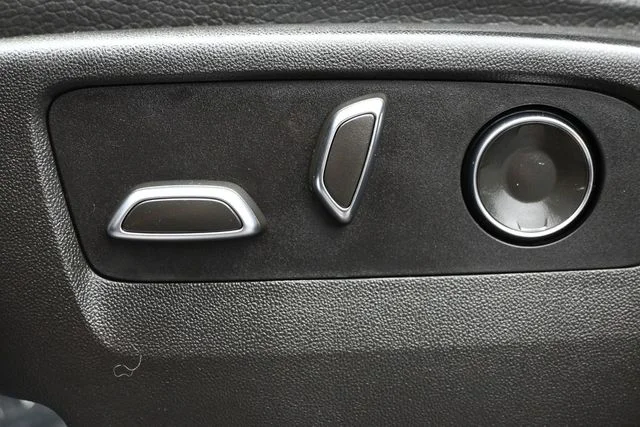 Used 2021 Black GMC Denali image 10