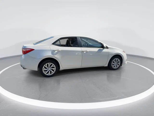 Used 2019 White Toyota LE image 9
