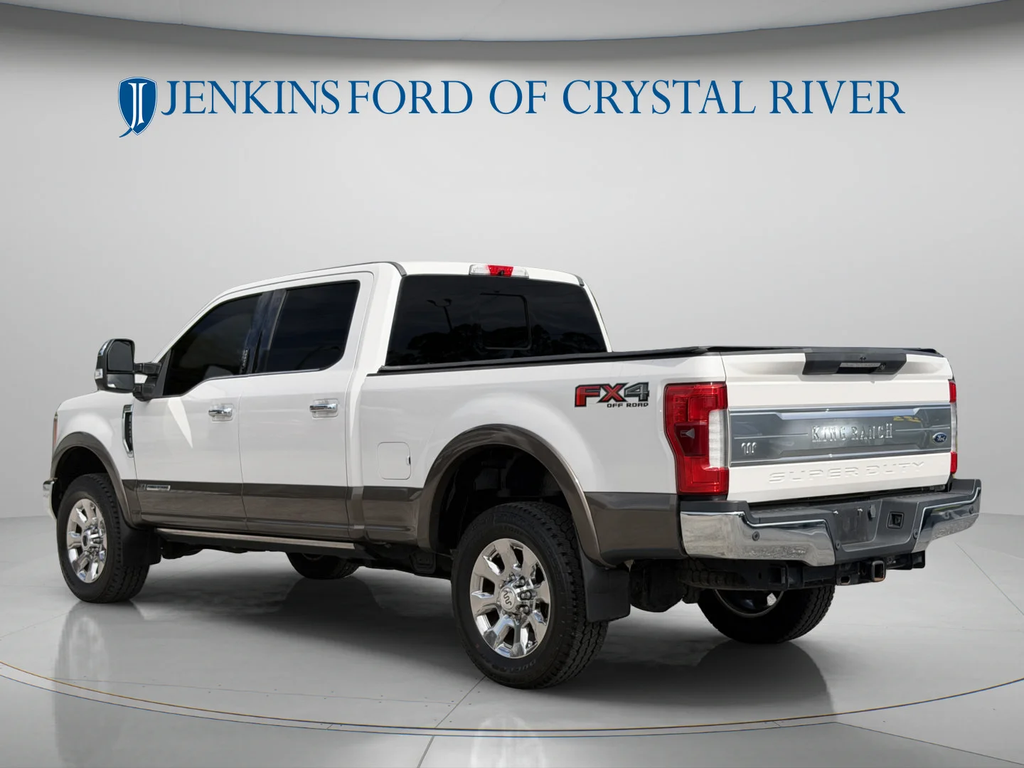 Used 2017 White Platinum Metallic Tri-Coat Ford King Ranch image 6