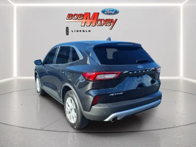 Used 2023 Black Ford Active image 6