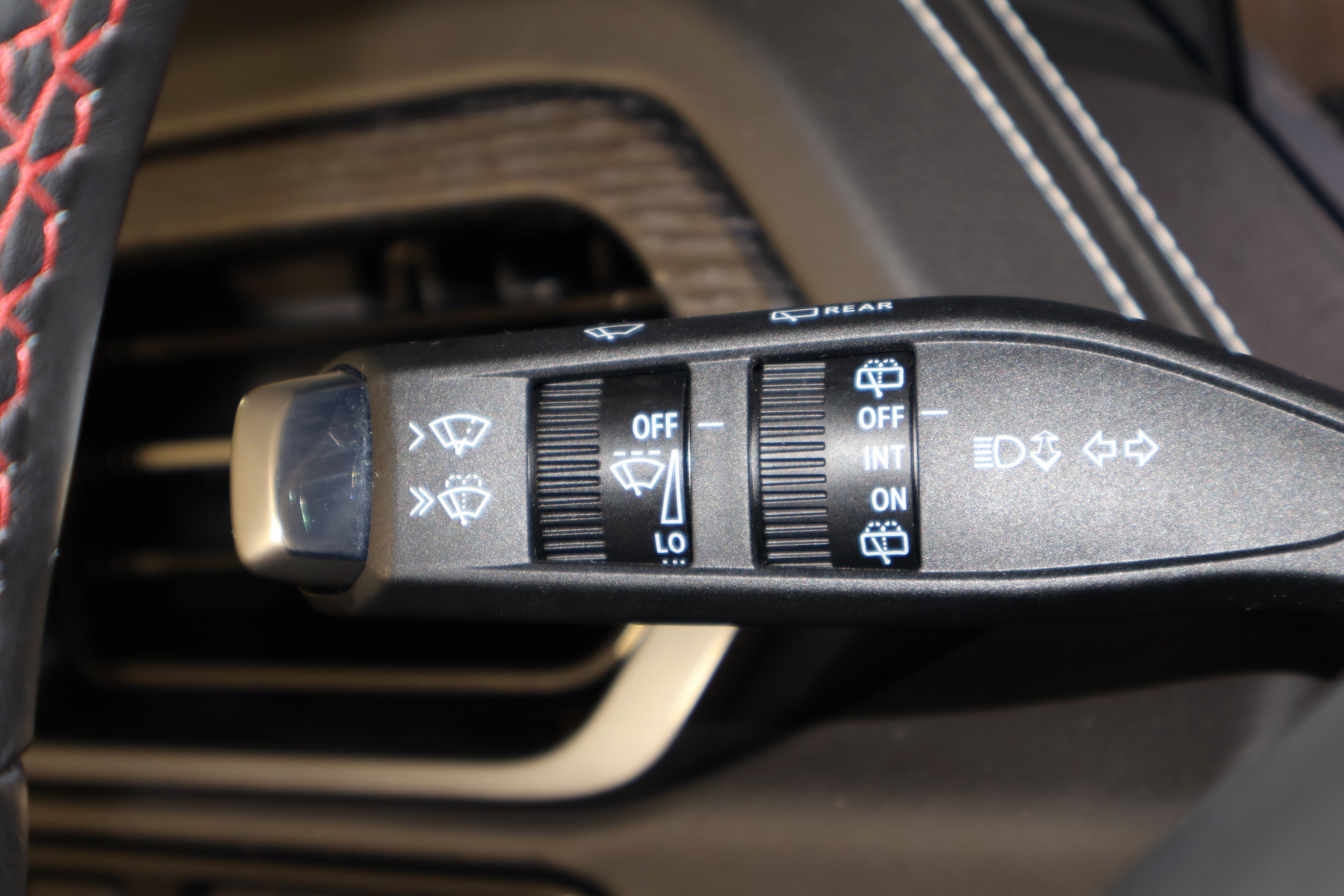 2025 GMC Yukon AT4 Ultimate - Photo 23