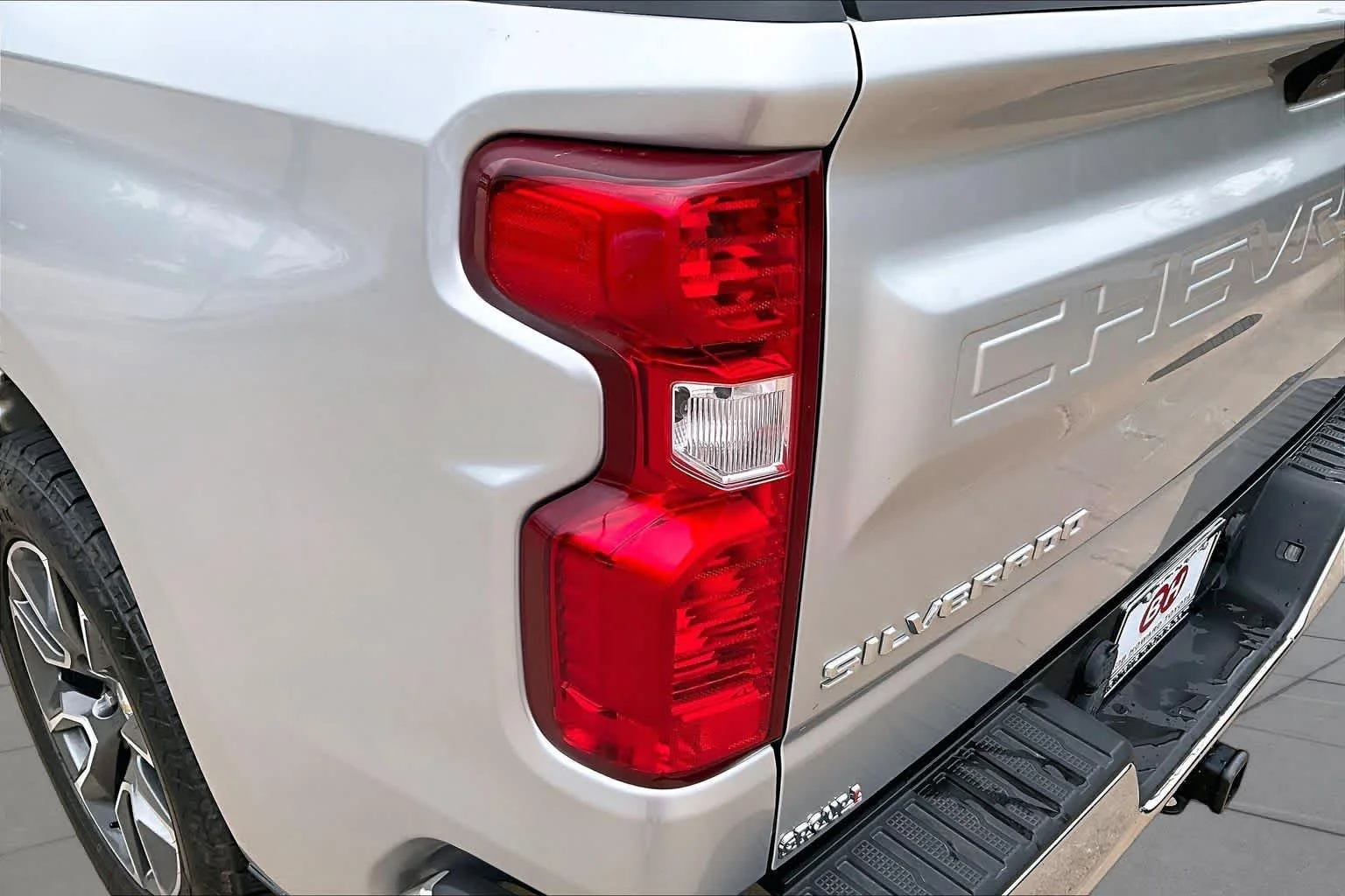 Used 2020 Silver Ice Metallic Chevrolet LT image 27