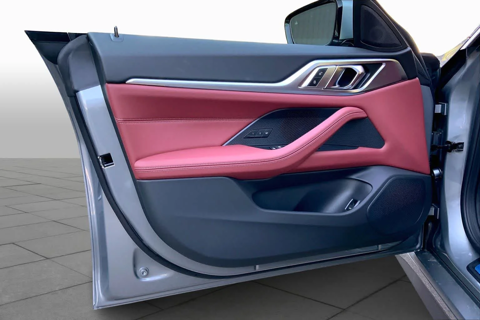 New 2026 Skyscraper Grey Metallic BMW xDrive40 image 10