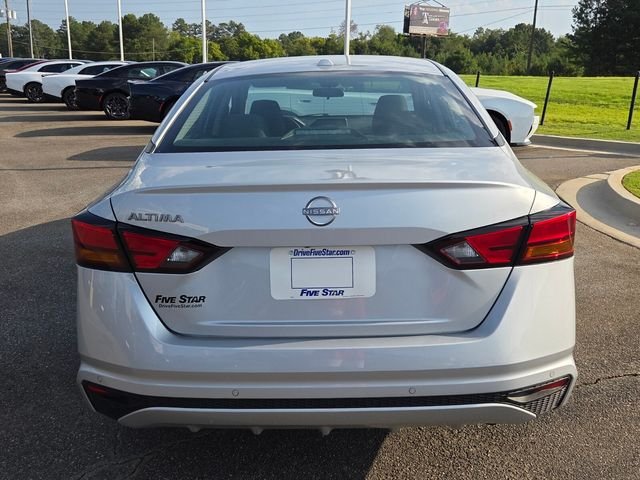 Used 2025 Silver Nissan 2.5 S image 11