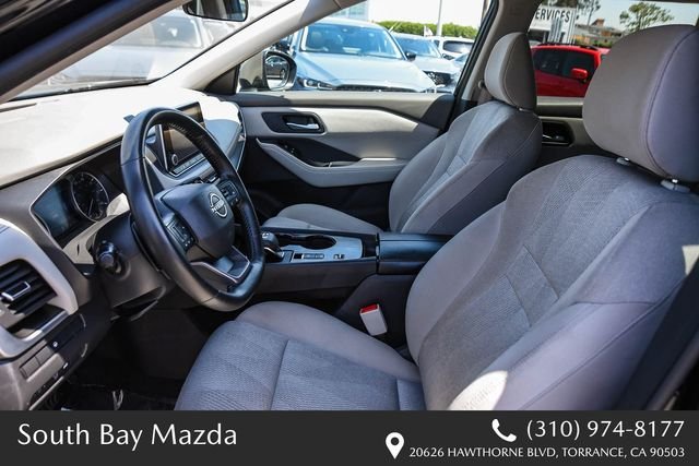 2025 Nissan Rogue SV - Photo 17
