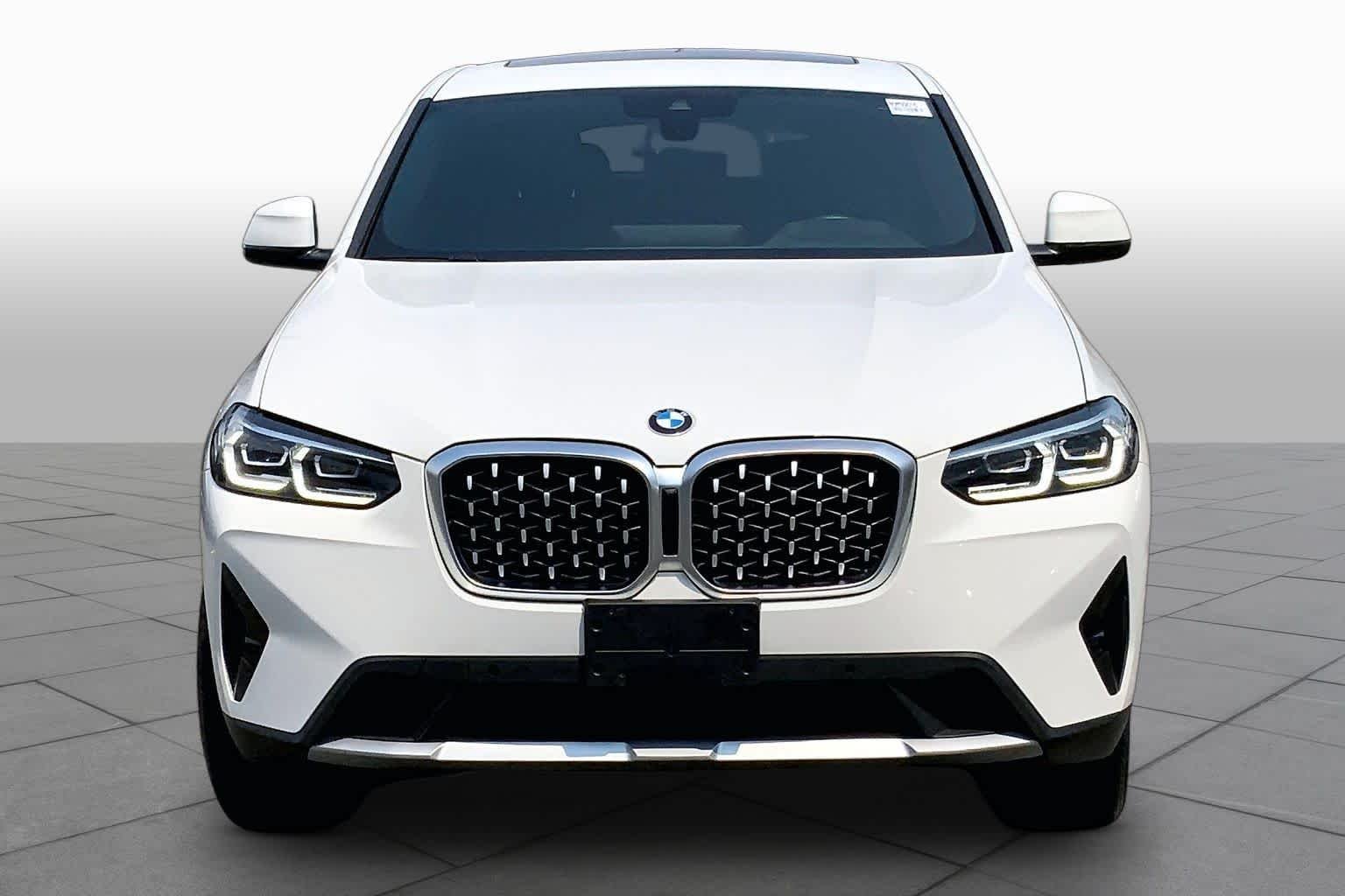 Used 2022 Alpine White BMW xDrive30i image 4