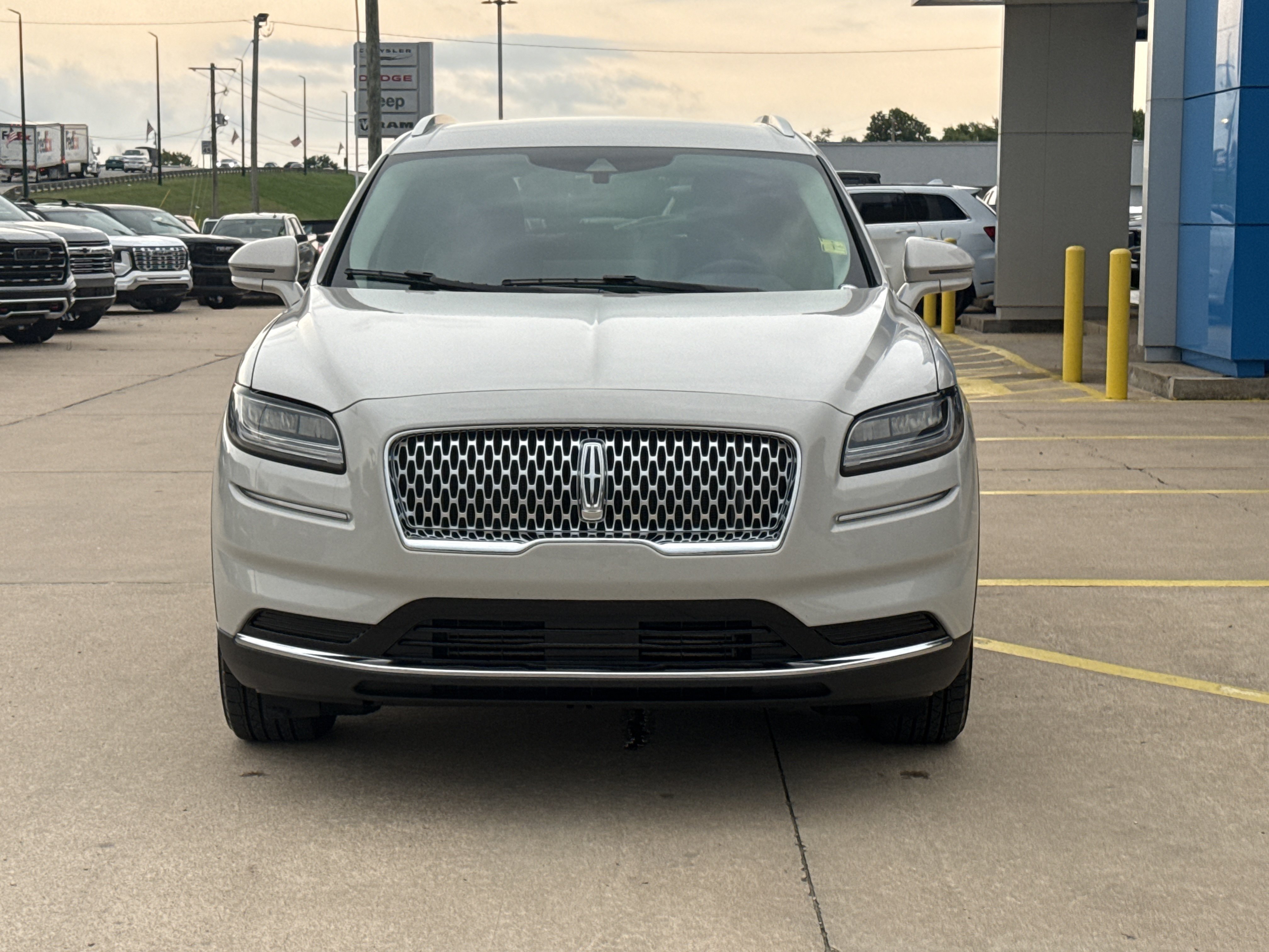 Used 2022 Silver Lincoln Standard image 15