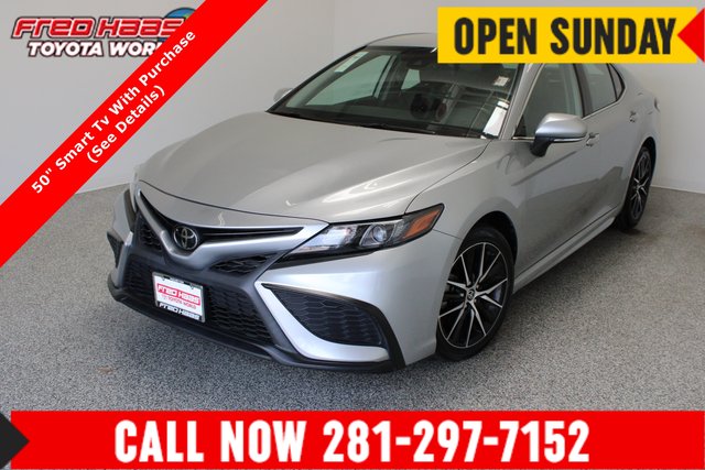 2024 Toyota Camry SE