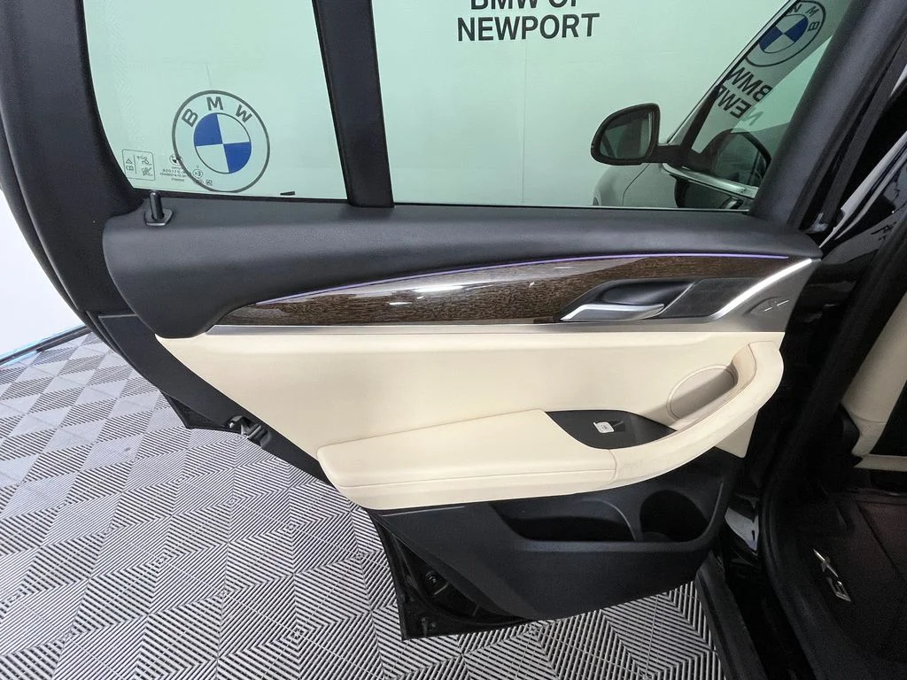 Used 2023 Black BMW xDrive30i image 26
