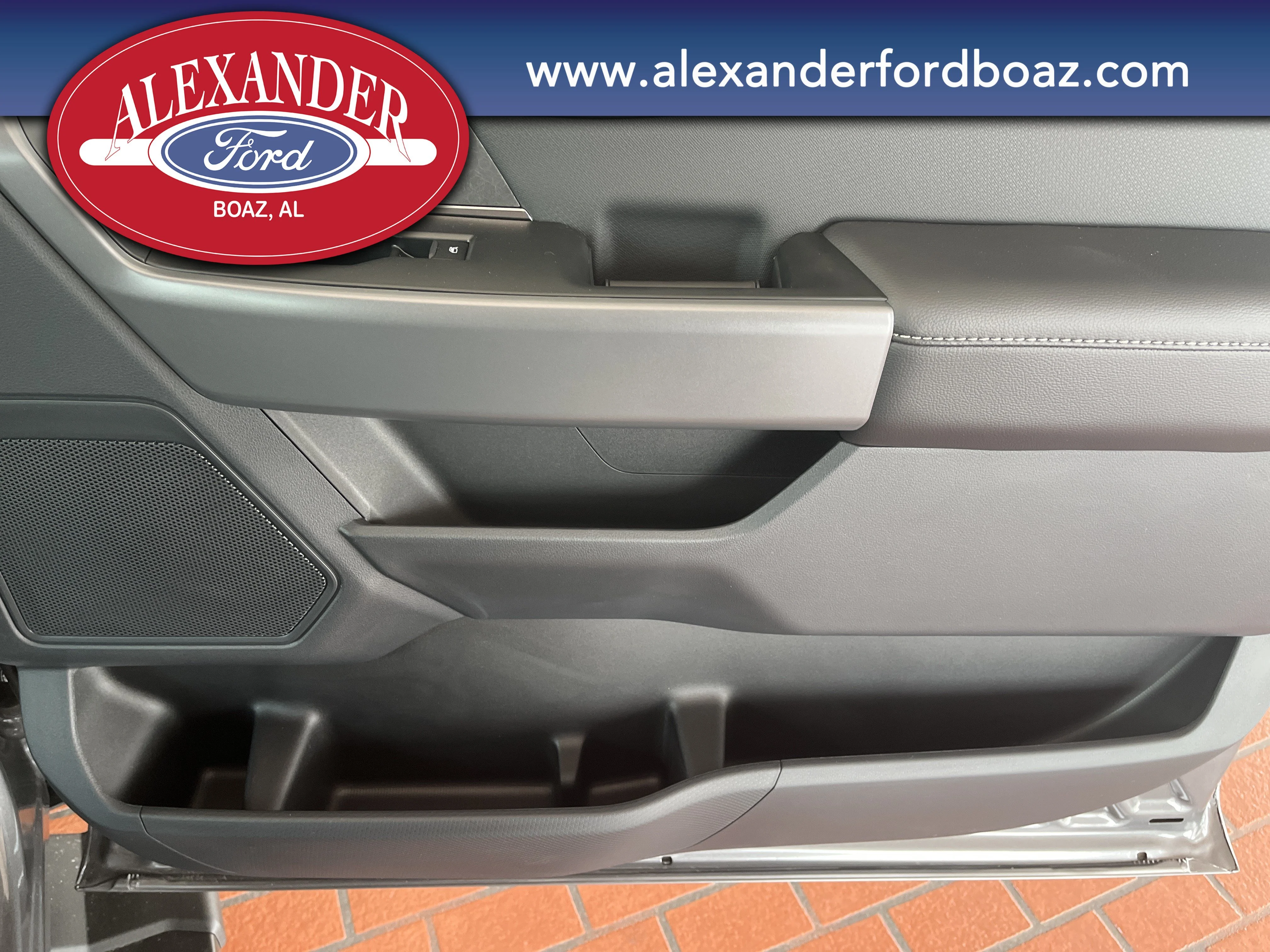 New 2026 Carbonized Gray Metallic Ford XLT image 19