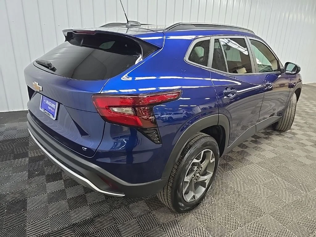 Used 2024 Blue Chevrolet LT image 10