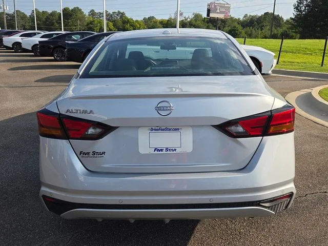 Used 2025 Silver Nissan 2.5 S image 11