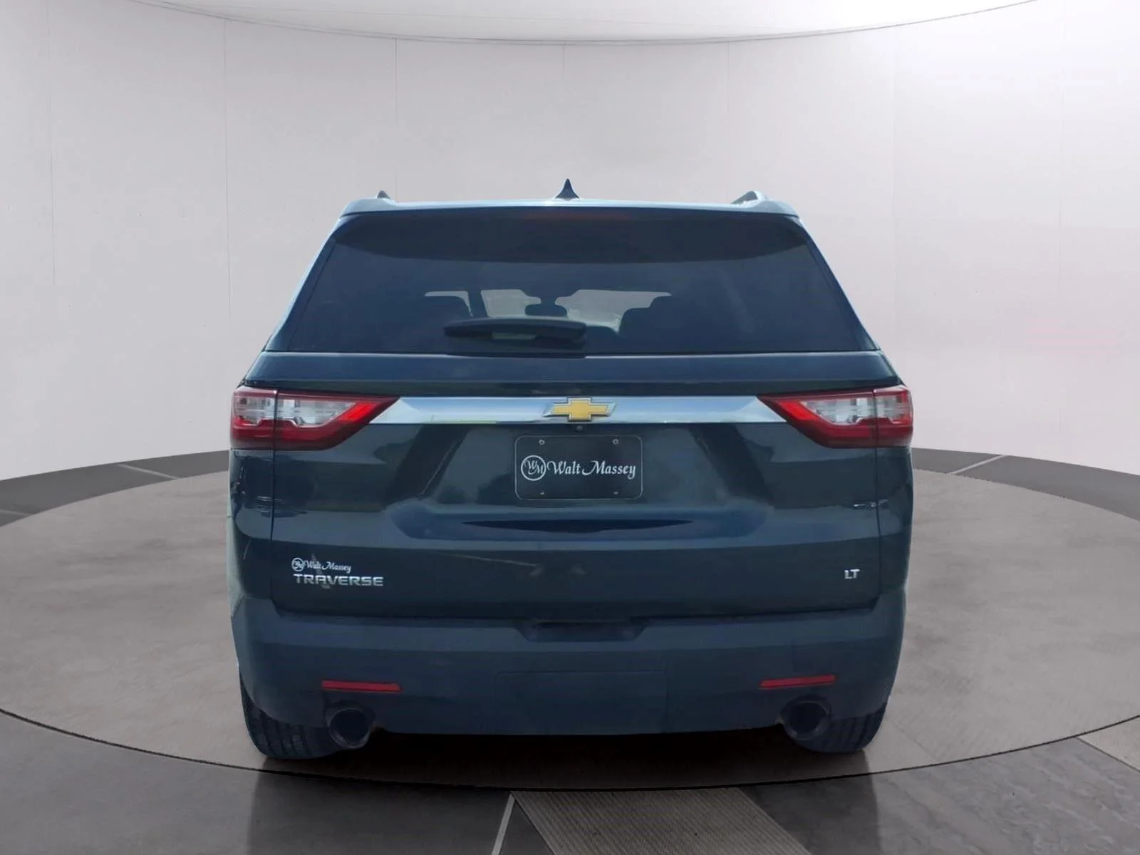Used 2020 GRAPHITE METALLIC Chevrolet LT Cloth image 4
