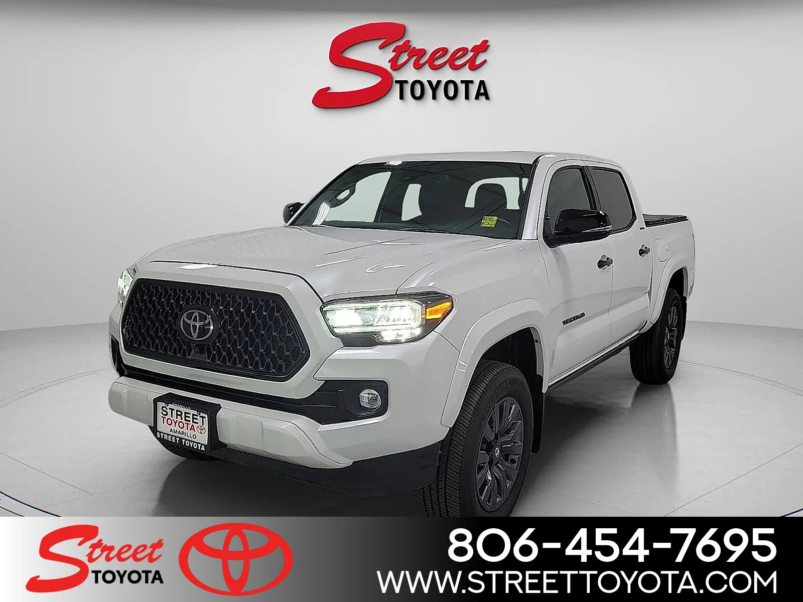 2022 Toyota Tacoma Limited Double Cab 4WD V6 Auto Short Bed's photo