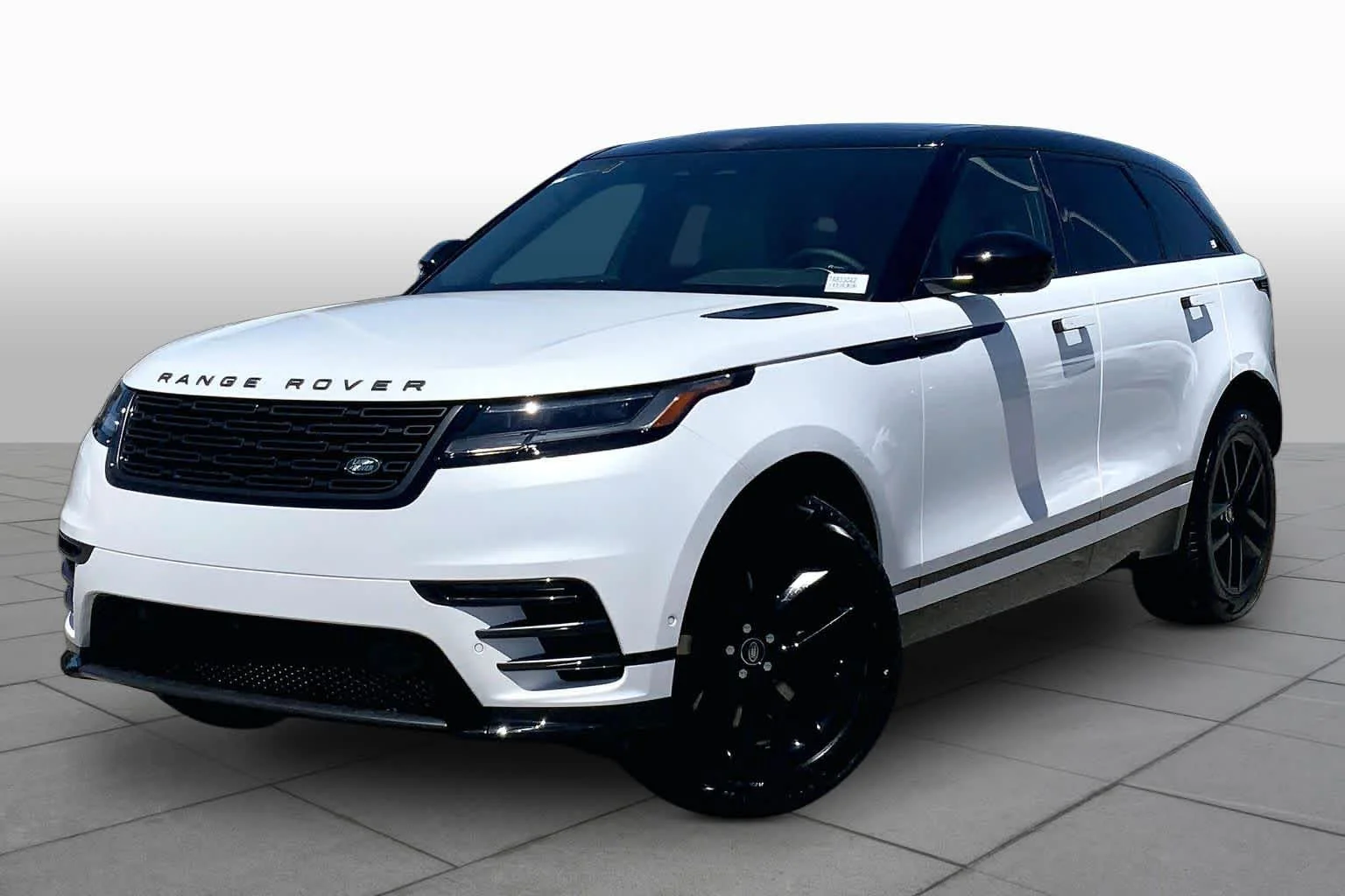2026 Land Rover Range Rover Velar P250 Dynamic SE's photo