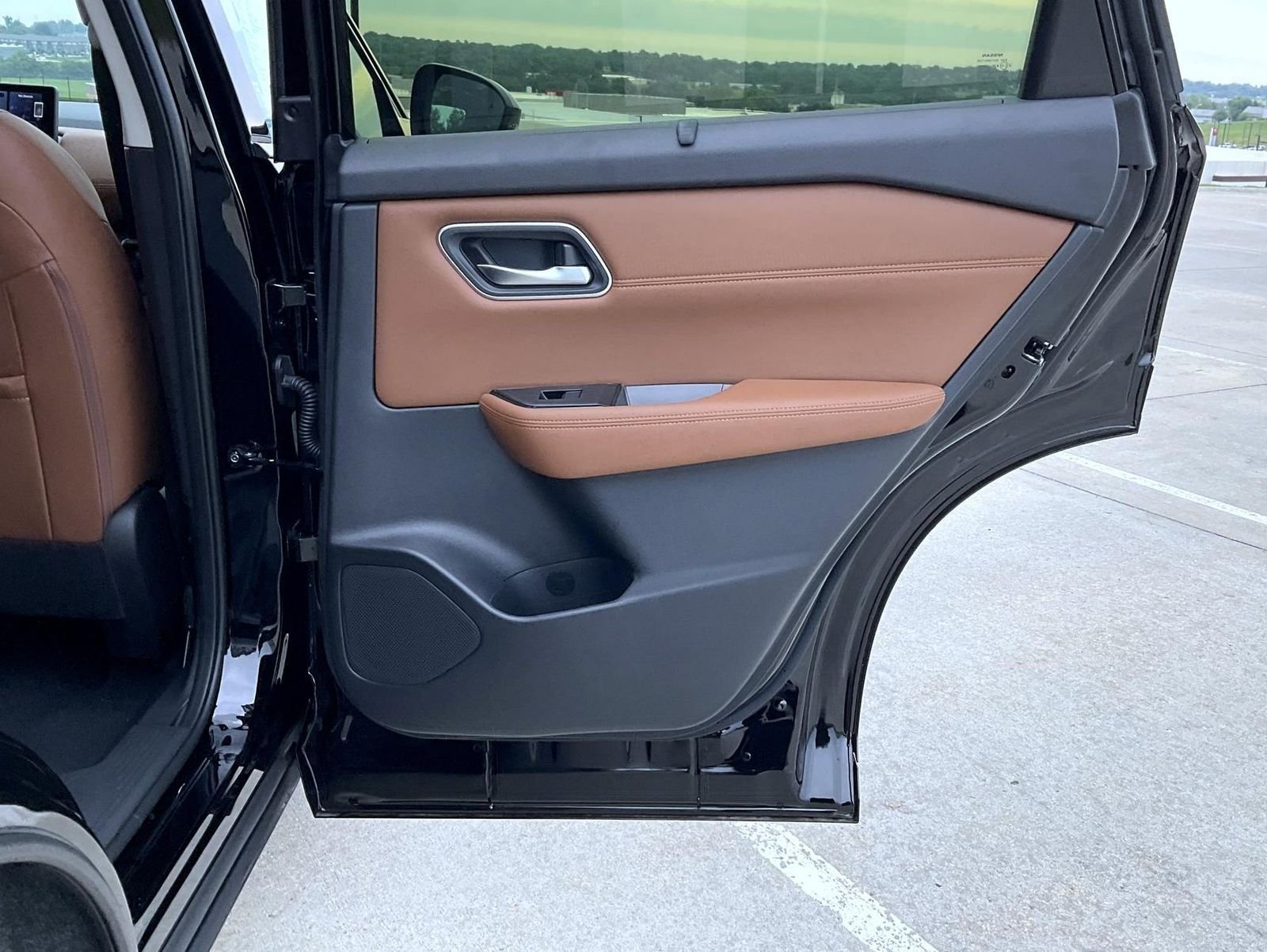 New 2026 Black Nissan Platinum image 21