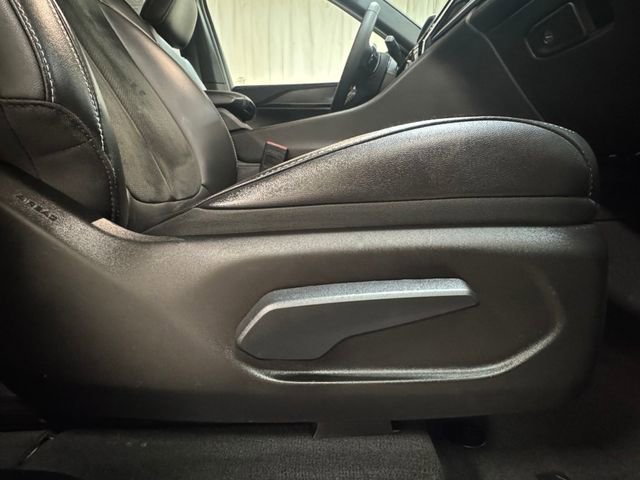 Used 2025 Bright White Jeep Altitude image 37